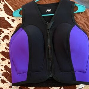 Black and Purple Zip-Up flomo life jacket